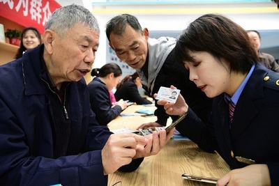 チャットと映画・ドラマ・ショート動画鑑賞 中国人のネット利用で上位