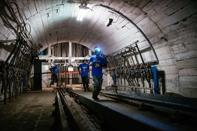 坑道のマラソン「Jamatlon」、スロベニアで開催