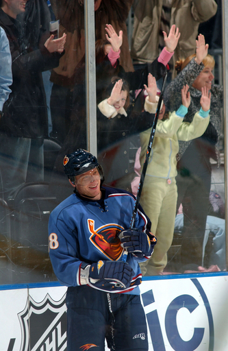 ＜06-07NHL＞スラッシャーズ ホッサのハットトリックの活躍でキングスに快勝 - 米国