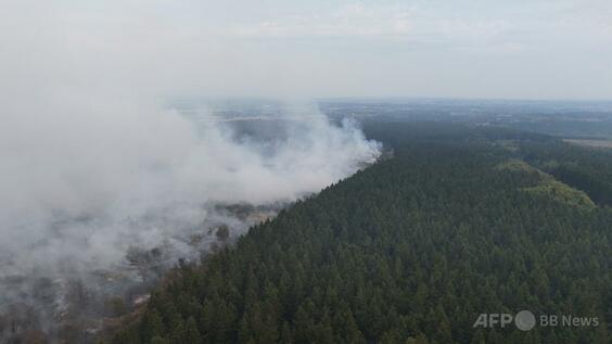 ベルギーで過去最悪規模の山火事、住民600人に避難指示 EUに支援要請