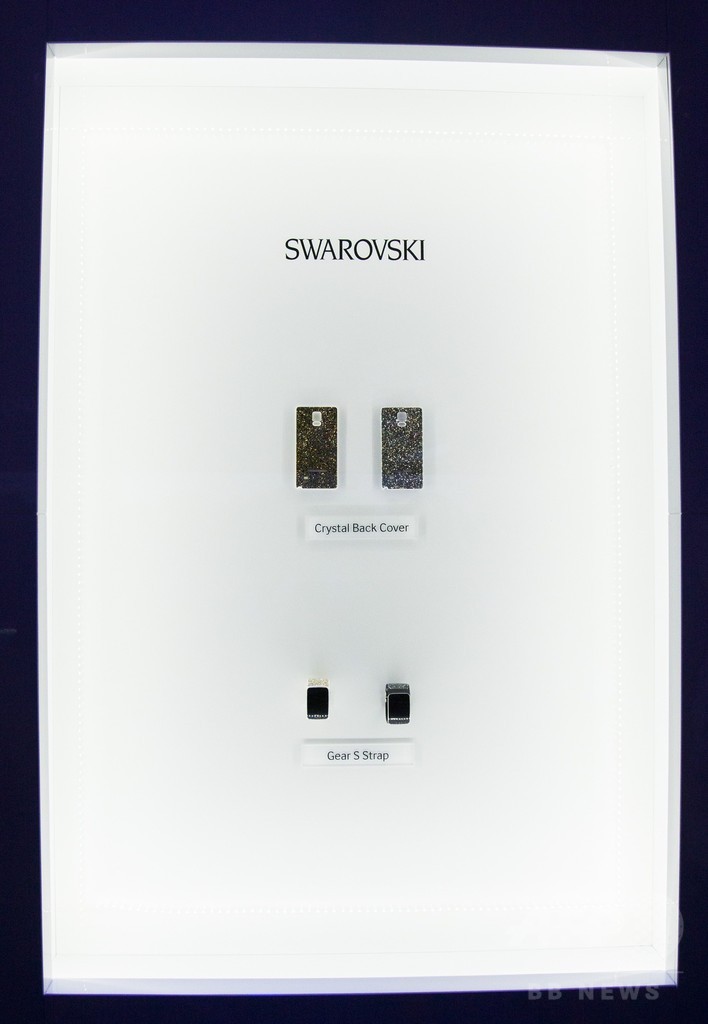 サムスン、「ギャラクシー・ノート4」発表 VR製品も