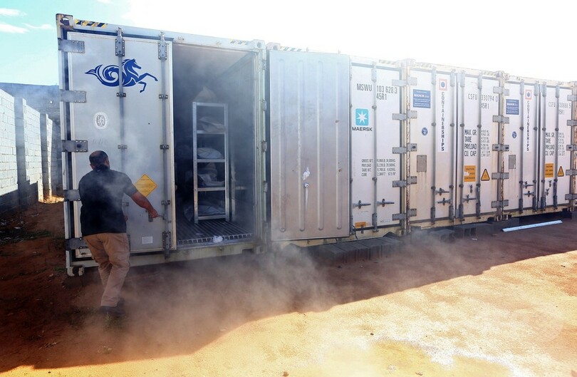 IS戦闘員の遺体700体、冷凍コンテナで一時保存のまま1年 リビア