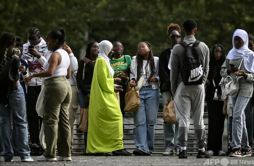 学校でのアバヤ着用禁止 仏裁判所、政府の決定支持