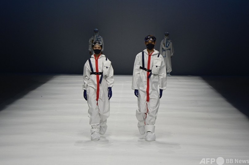 防護服がランウェイに TVドラマのコレクション 中国