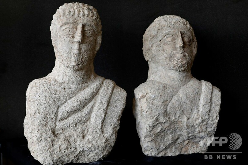 地表から像の頭部が…イスラエル人女性、古代ローマの胸像を偶然発見