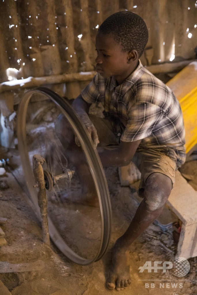 「貧困の中の子供たち」