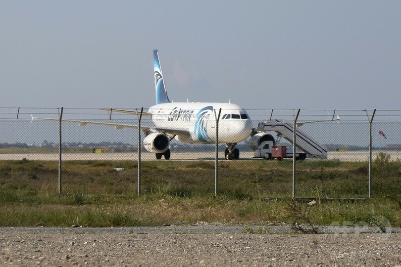 エジプト航空機がハイジャック、キプロスの空港に着陸