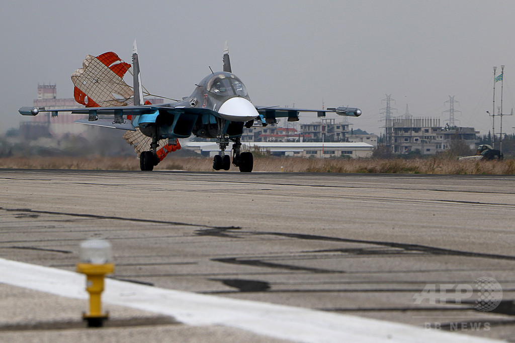 露戦闘機、シリア上空で米軍機に「ニアミス」 露戦闘機、シリア上空で米軍機に「ニアミス」