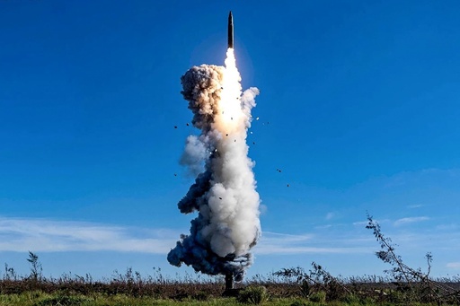 希少 1/64 DF-31 中国人民解放軍ロケット軍 大陸間弾道ミサイルICBM img_4eb905e4622b2ba1fcb899bd77