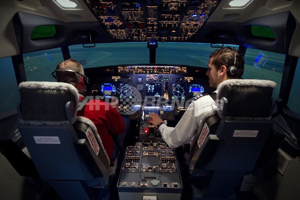 B737型機、あなたも操縦してみませんか？仏パリ 写真5枚 国際