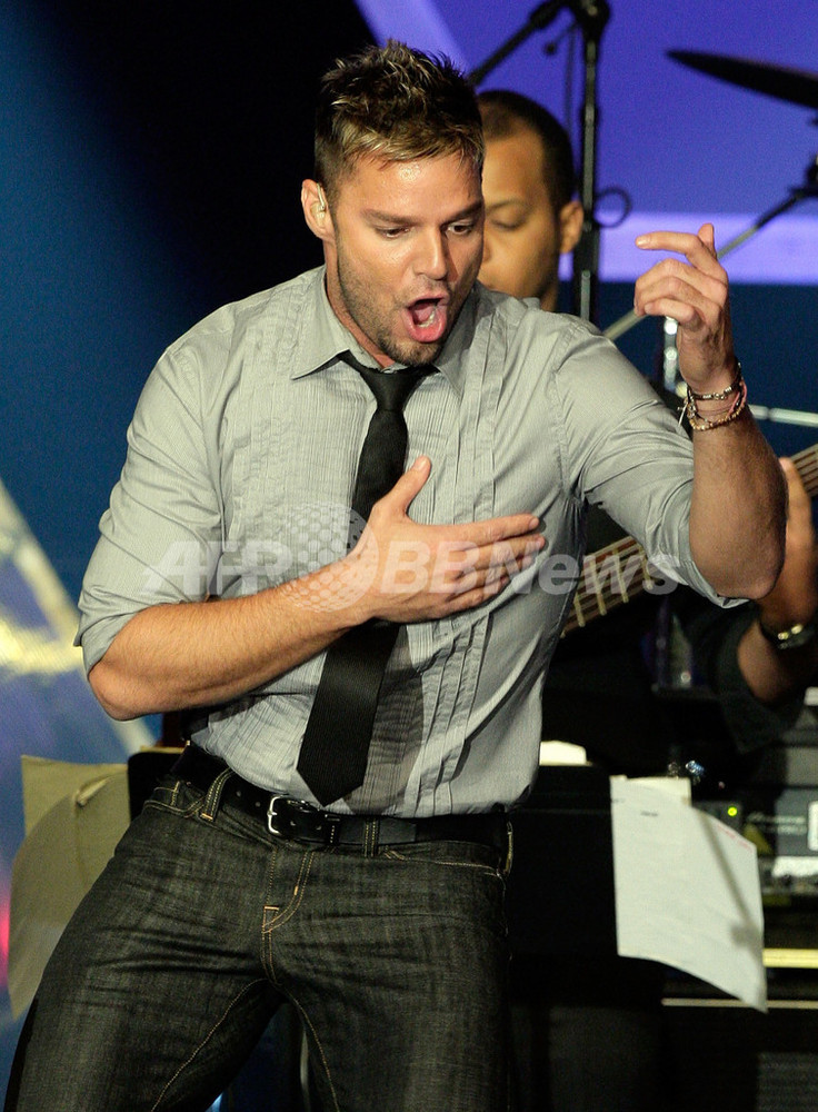 <第8回ラテン・グラミー賞>「Person of the Year」コンサートに豪華アーティストらが登場 写真11枚 国際ニュース:AFPBB