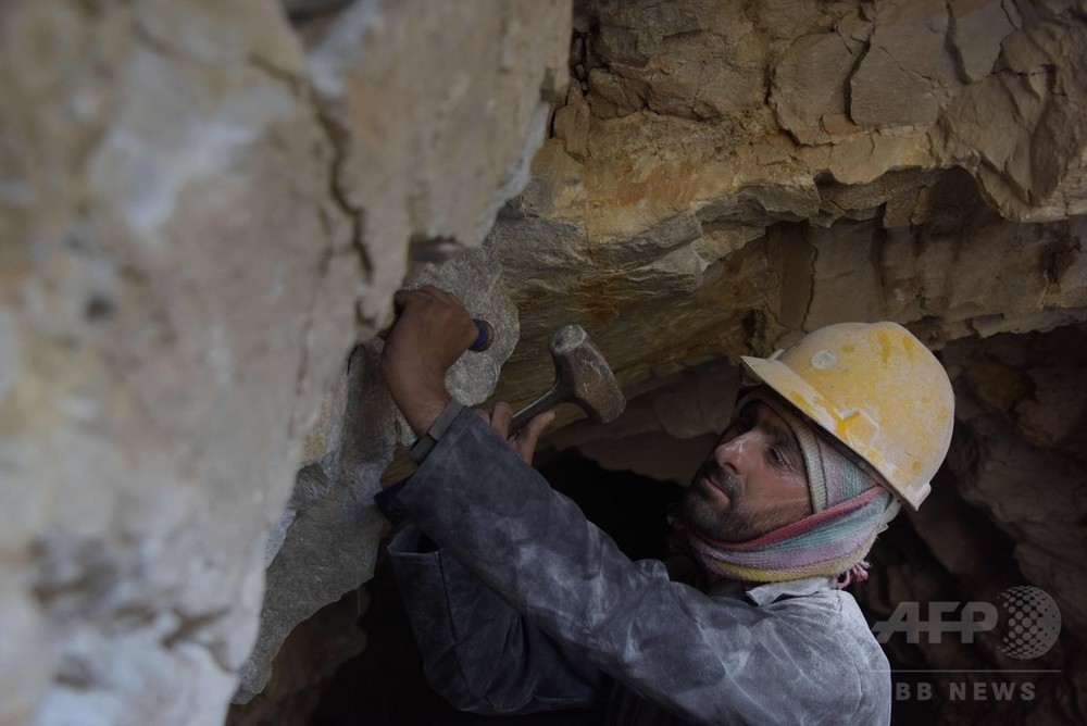 岩の中に眠る大量のルビー 掘り出せない理由は パキスタン 写真11枚 国際ニュース Afpbb News