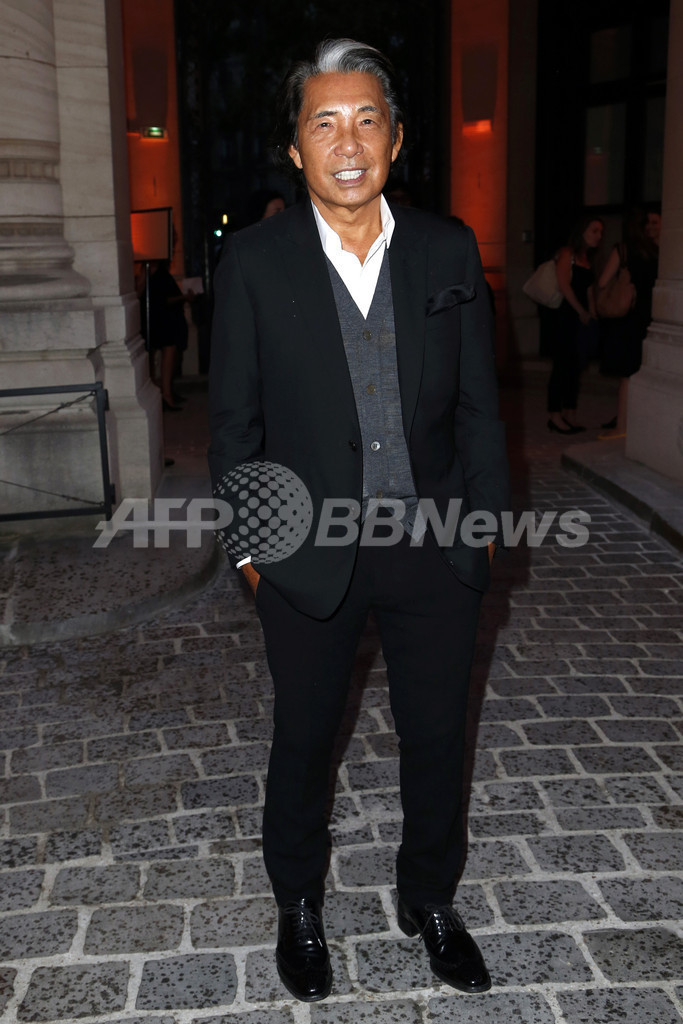 「アライア」展パリで開催、オープニングにユベール・ド・ジバンシィら豪華な顔ぶれ