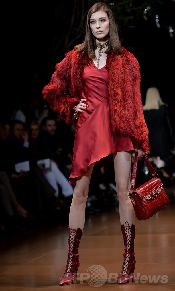 ＜14/15年秋冬ミラノコレクション＞ヴェルサーチ