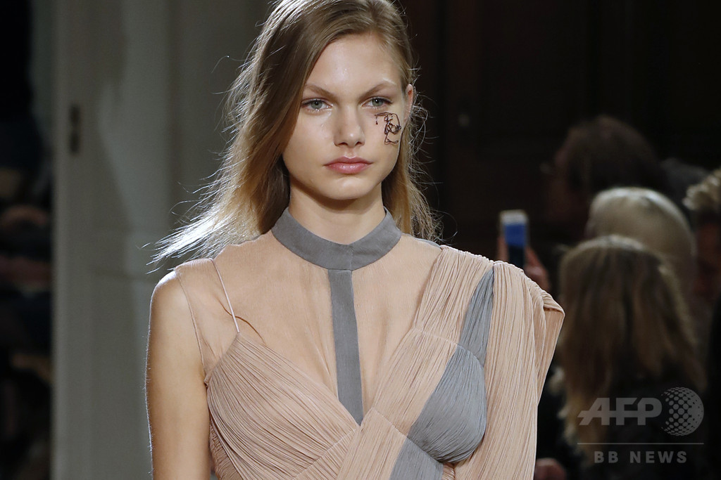 「ヴィオネ」17年春夏