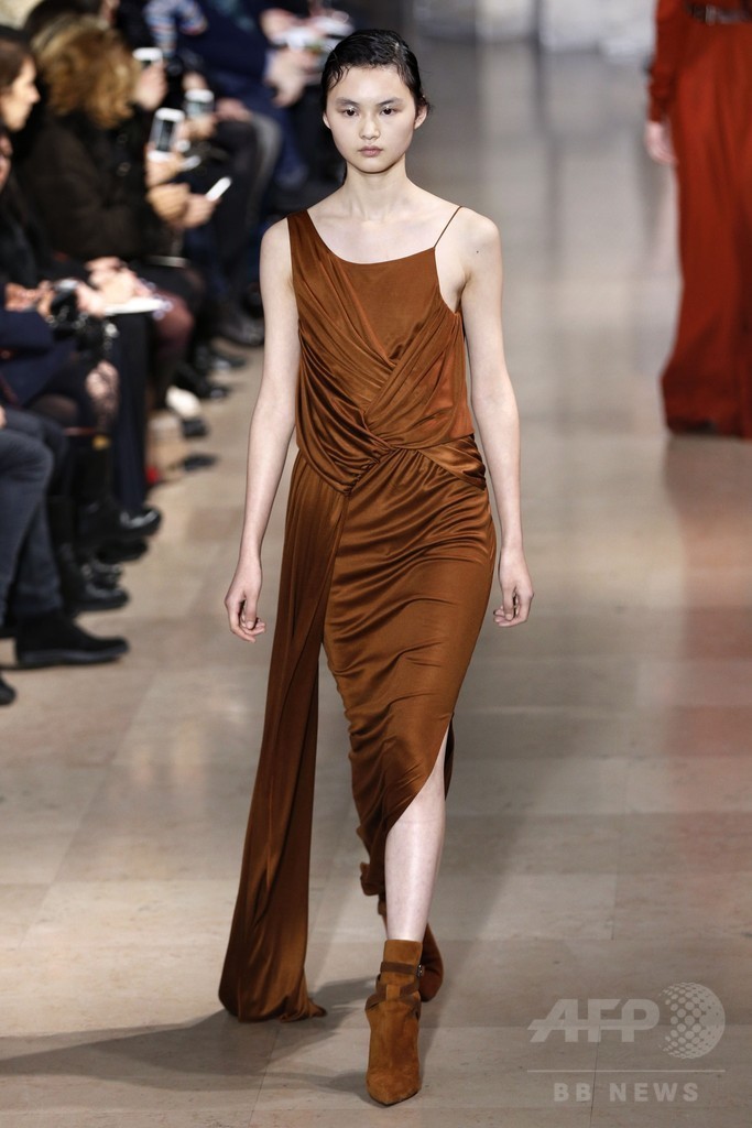 「イーキン・イン」16年春夏オートクチュール