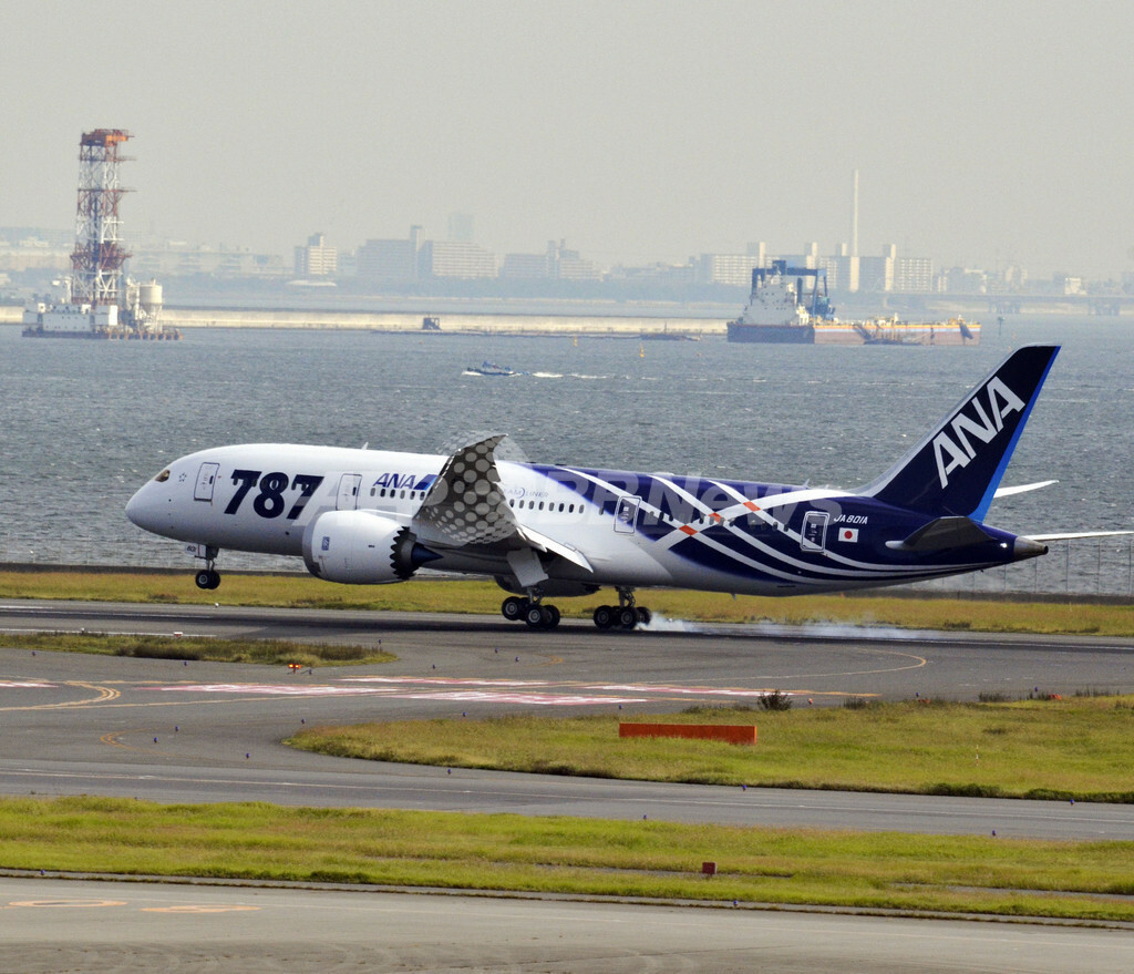 ANA/ Boeing 787 / ドリームライナー 1/150=約47cm ANAの「ドリームライナー」1号機、羽田に到着 写真21枚