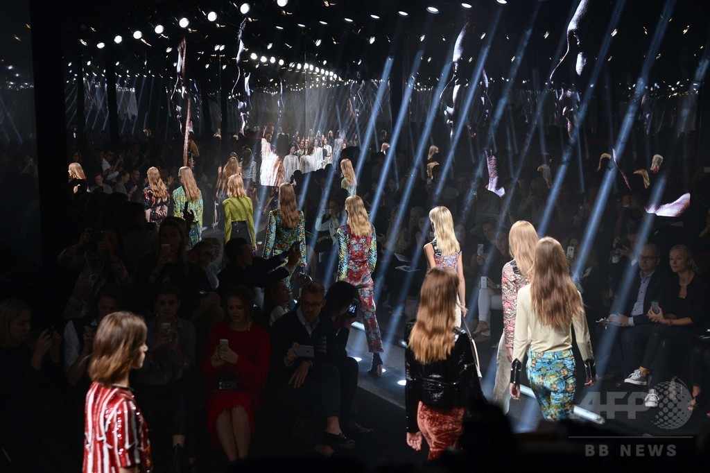 「ルイ・ヴィトン ファウンデーション」で初のショー、「ルイ・ヴィトン」15年春夏