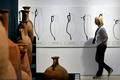 古代ローマ帝国の食をテーマとした、ローマ市内アラ・パキス博物館の展示（2015年7月25日撮影）。(c)AFP/TIZIANA FABI