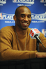 08-09NBA西カンファレンスプレーオフ1回戦、ロサンゼルス・レイカーズ（%%Los Angeles Lakers%%）対ユタ・ジャズ（%%Utah Jazz%%）第5戦。試合はレイカーズが107-96で勝利し、通算戦績を4勝1敗として同準決勝に進んだ。レイカーズは、コービー・ブライアント（%%Kobe Bryant%%）が両チーム最多の31得点を奪って勝利し、5戦目でジャズとのプレーオフ1回戦を制した。写真は試合を終え、会見に臨むレイカーズのコービー・ブライアント。（2009年4月27日撮影）(c)AFP/Getty Images/NBAE/Andrew D. Bernstein