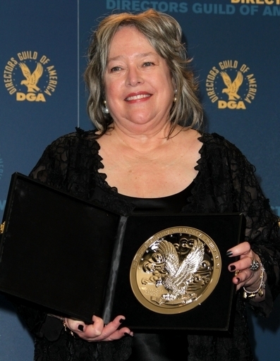 オスカー女優K・ベイツさん、乳がんで両乳房切除