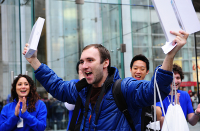 「iPad 2」、米国で発売 日本は25日