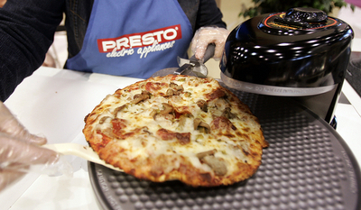 カナダで「超エッチな」宅配ピザ店がオープン