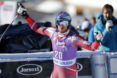 スビンダル、得意のレイクルイーズで滑降初戦優勝 アルペンスキーW杯