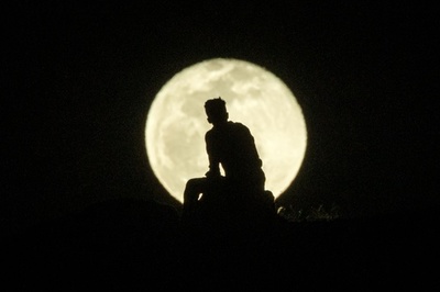 【今日の1枚】見ているのは、故郷と同じ月