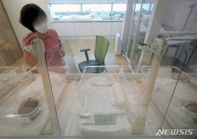 韓国・91カ月連続で出生児数減少…高齢者の「食べていく心配」に反応鈍く