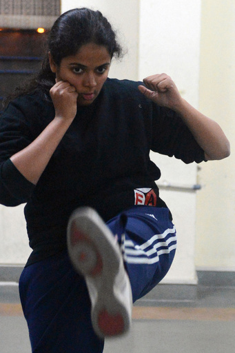 集団強姦事件で高まる自衛への関心、インド