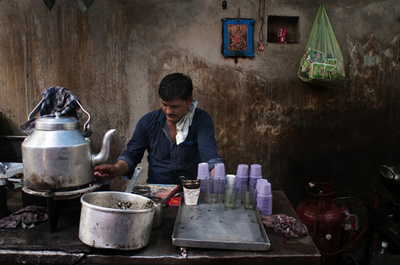 お茶くみ職に7万5千人殺到、公務員人気で インド