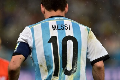 メッシ、マラドーナ氏の域まであと1勝