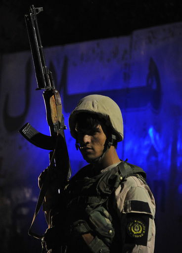 アフガニスタン軍の識字率向上プロジェクト、目標は非現実的 米監査官