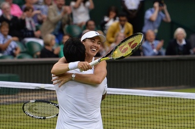 ヒンギスがウィンブルドンのダブルス2冠！2日連続タイトル獲得