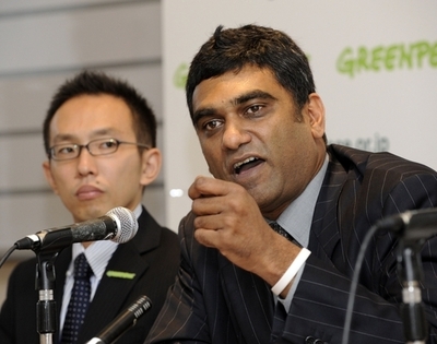 日本警察は「アパルトヘイト的」とグリーンピース理事長、6日の判決控え会見