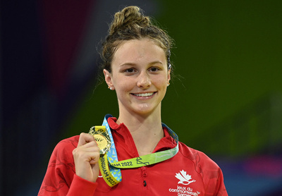 16歳マッキントッシュが世界新記録 競泳女子400m自由形