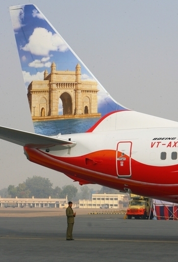 あわや大惨事！副操縦士パニックで恐怖の急降下、インド格安航空機