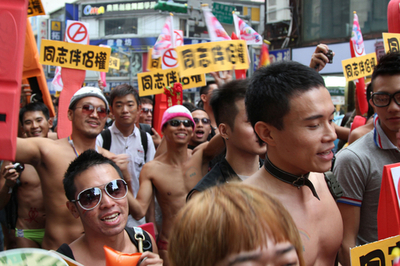 台北でアジア最大規模のゲイパレード