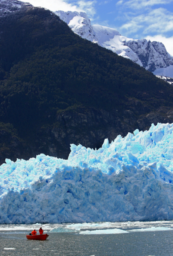 チリ・パタゴニアの大氷原