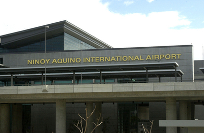 マニラの空港職員は「メリークリスマス」禁止