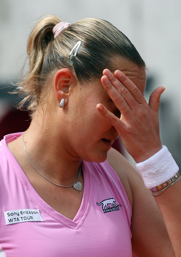 ＜女子テニス カタール・テレコム・ドイツ・オープン2007＞ペトロワ 準々決勝でクズネツォワに敗れる - ドイツ