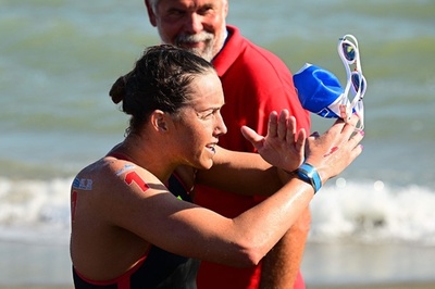 悪天候の海上レース、混乱の中順位なしで中止に 欧州水泳選手権