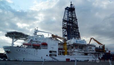 探査船「ちきゅう」 深海6000メートルでレアアース試料回収成功