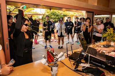 「朝7時にコーヒー片手にDJパーティ」…韓国流通業界が注目する新トレンド「モーニングレイブ」