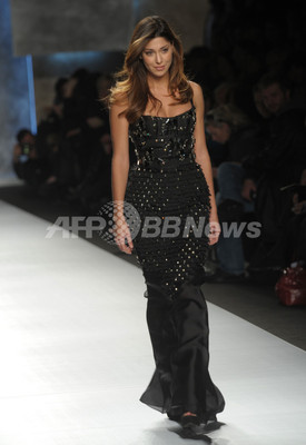 09 10年秋冬ミラノ コレクション クリップス 新作を発表 写真14枚 ファッション ニュースならmode Press Powered By Afpbb News