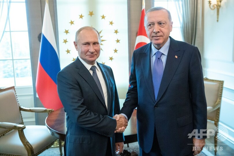 プーチン氏、トルコ大統領をロシアに招待 シリアでの軍事作戦続く中