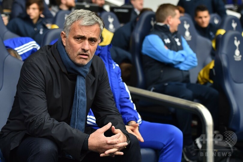 チェルシーがモウリーニョ監督を解任、チーム内に不和