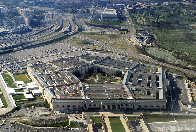 米軍、イラクとシリアの国境付近で空爆 武装勢力に報復