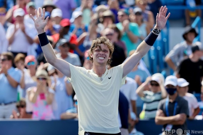 ルブレフ、メドベージェフに初勝利 逆転でW&Sオープン決勝へ